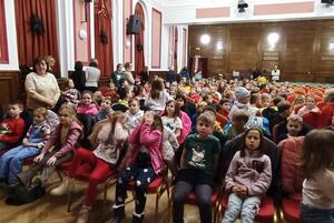 Lotrando a Zubejda 1447f5c8-0ebf-4518-bc19-d5dc5b78c545.jpg